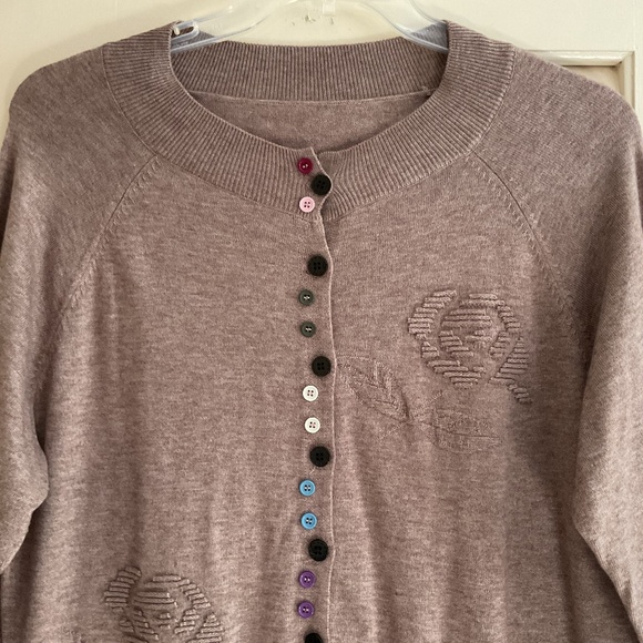 NWOT Cashmere Beige Embroidered Bottom Down 3/4 Sleeves Woman Sweater Size XL - Picture 3 of 11